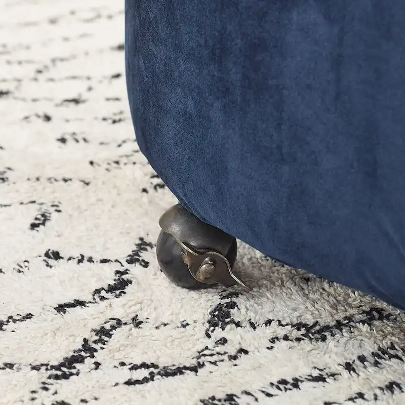 Fauteuil d'appoint pivotant moderne en velours bleu capitonné avec roulettes - Usage unique