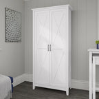 Armoire haute de rangement avec 2 portes et étagères réglables, en Chêne blanc pur / Merisier / Gris Cap Cod / Gris délavé / Chêne blanc lin / Gris Shiplap / Pin recyclé de ferme