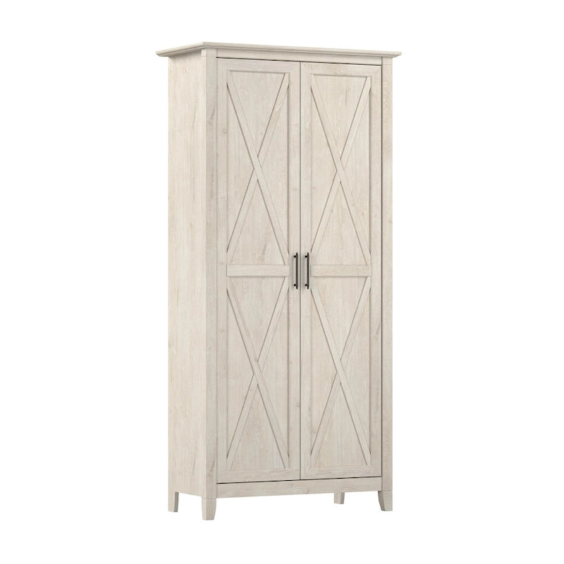 Armoire haute de rangement avec 2 portes et étagères réglables, en Chêne blanc pur / Merisier / Gris Cap Cod / Gris délavé / Chêne blanc lin / Gris Shiplap / Pin recyclé de ferme