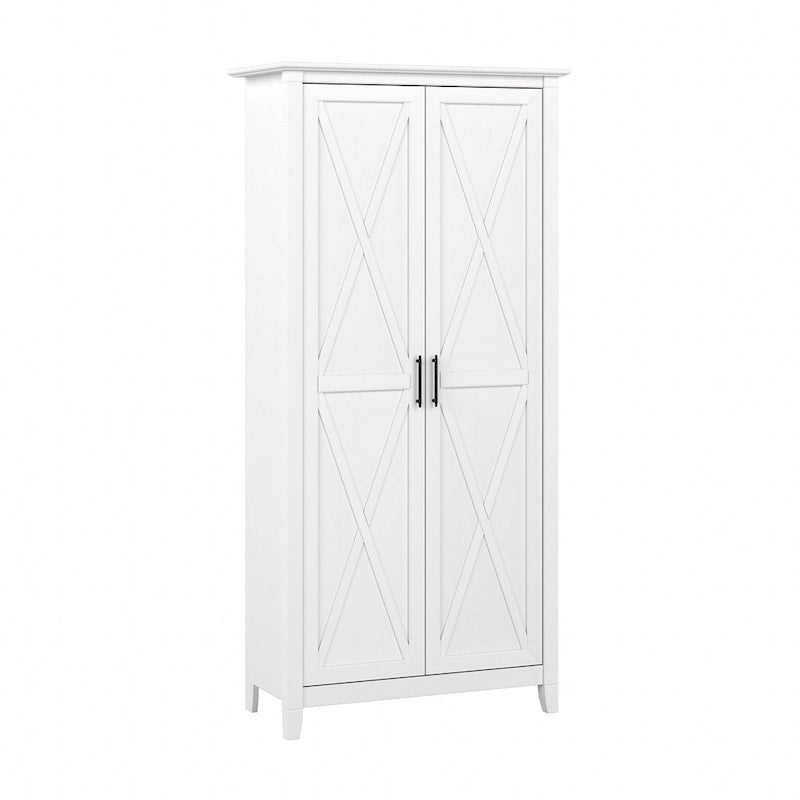 Armoire haute de rangement avec 2 portes et étagères réglables, en Chêne blanc pur / Merisier / Gris Cap Cod / Gris délavé / Chêne blanc lin / Gris Shiplap / Pin recyclé de ferme
