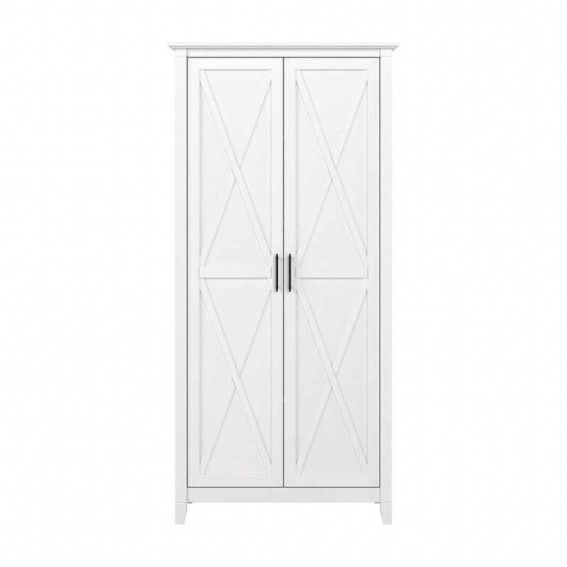 Armoire haute de rangement avec 2 portes et étagères réglables, en Chêne blanc pur / Merisier / Gris Cap Cod / Gris délavé / Chêne blanc lin / Gris Shiplap / Pin recyclé de ferme