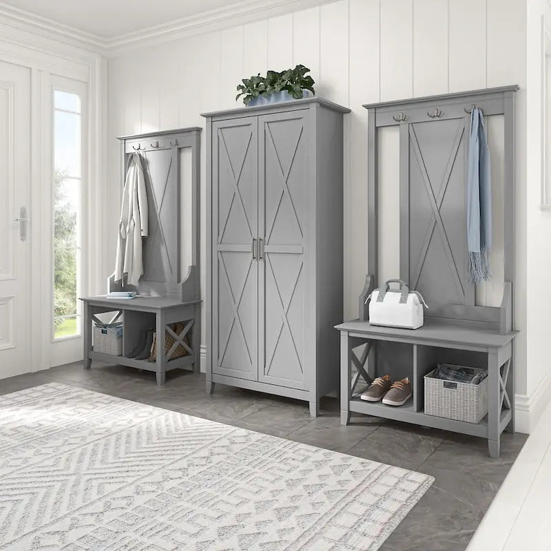 Armoire haute de rangement avec 2 portes et étagères réglables, en Chêne blanc pur / Merisier / Gris Cap Cod / Gris délavé / Chêne blanc lin / Gris Shiplap / Pin recyclé de ferme