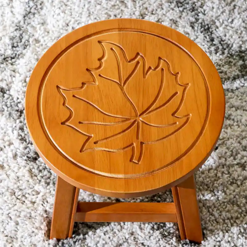 Marchepied en Hévéa sculpté avec motif – Blanc Antique / Cerise / Expresso / Naturel – Usage unique