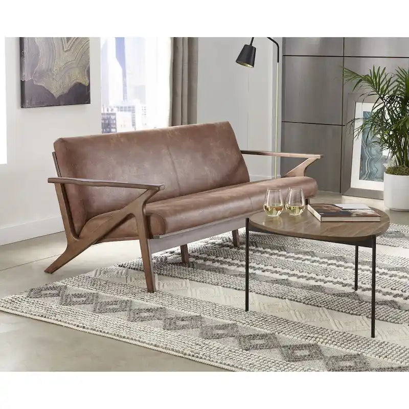Canapé moderne du milieu du siècle en similicuir brun camel/noir avec accoudoirs inclinés et pieds en noyer – 3 places