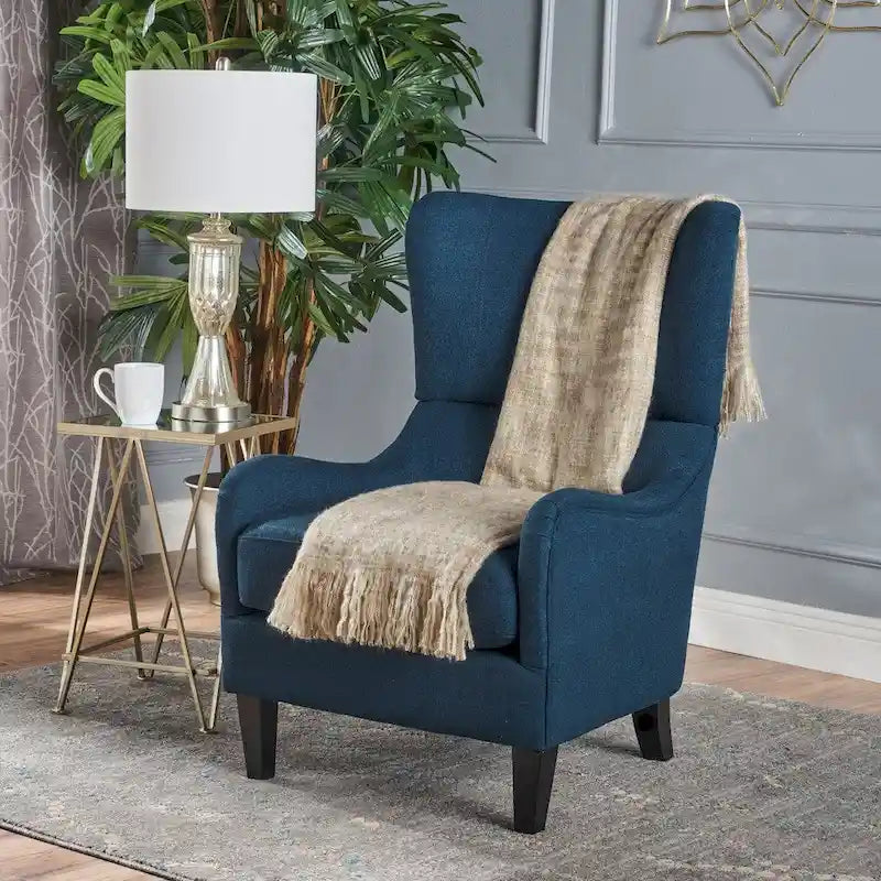 Fauteuil club contemporain en tissu avec pieds en bouleau, couleur bleu marine/charbon – Usage unique