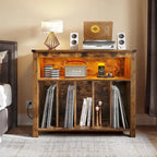 Meuble pour tourne-disque en chêne/marron avec lumières LED, prises de courant et rangement pour albums