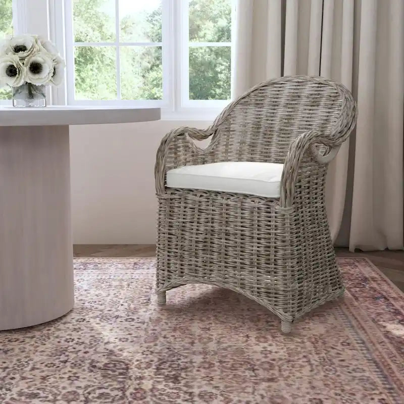 Fauteuil en rotin tressé marron-bleu délavé / blanchi à la chaux avec coussin - Usage unique