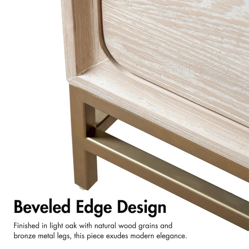 Commode de style transitionnel en bois massif chêne clair à 7 tiroirs avec pieds en métal doré - Usage unique