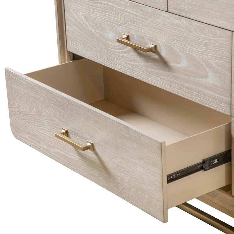 Commode de style transitionnel en bois massif chêne clair à 7 tiroirs avec pieds en métal doré - Usage unique