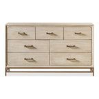 Commode de style transitionnel en bois massif chêne clair à 7 tiroirs avec pieds en métal doré - Usage unique