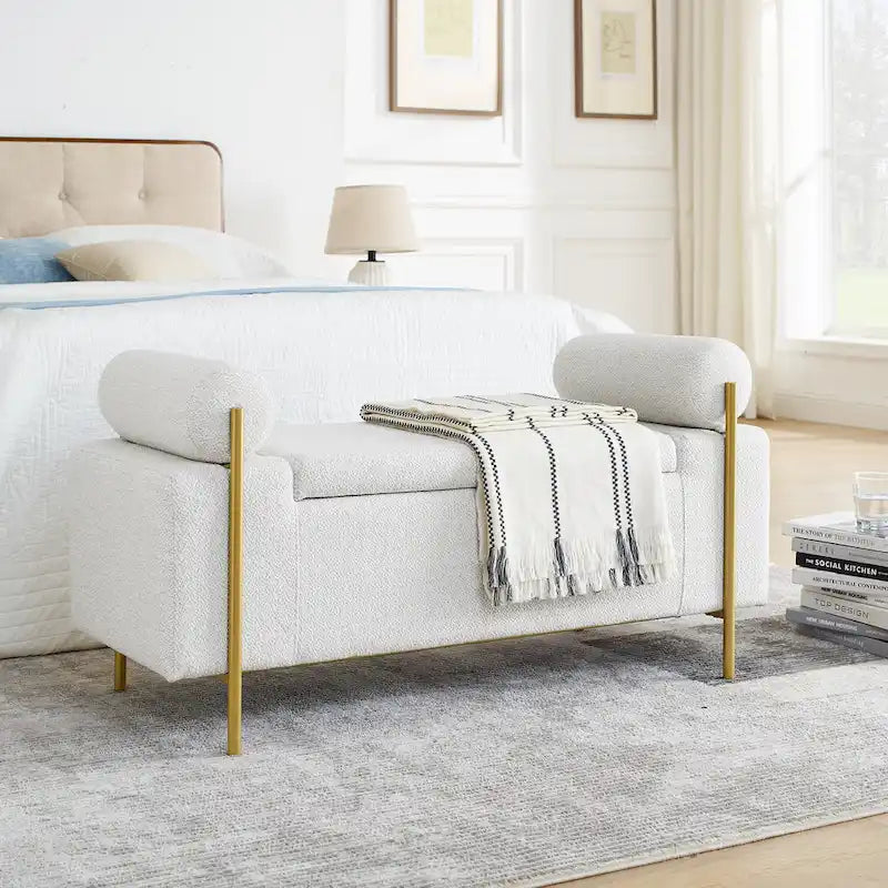Banc de rangement capitonné en lin beige/vert avec accoudoirs cylindriques et pieds en fer - Usage unique