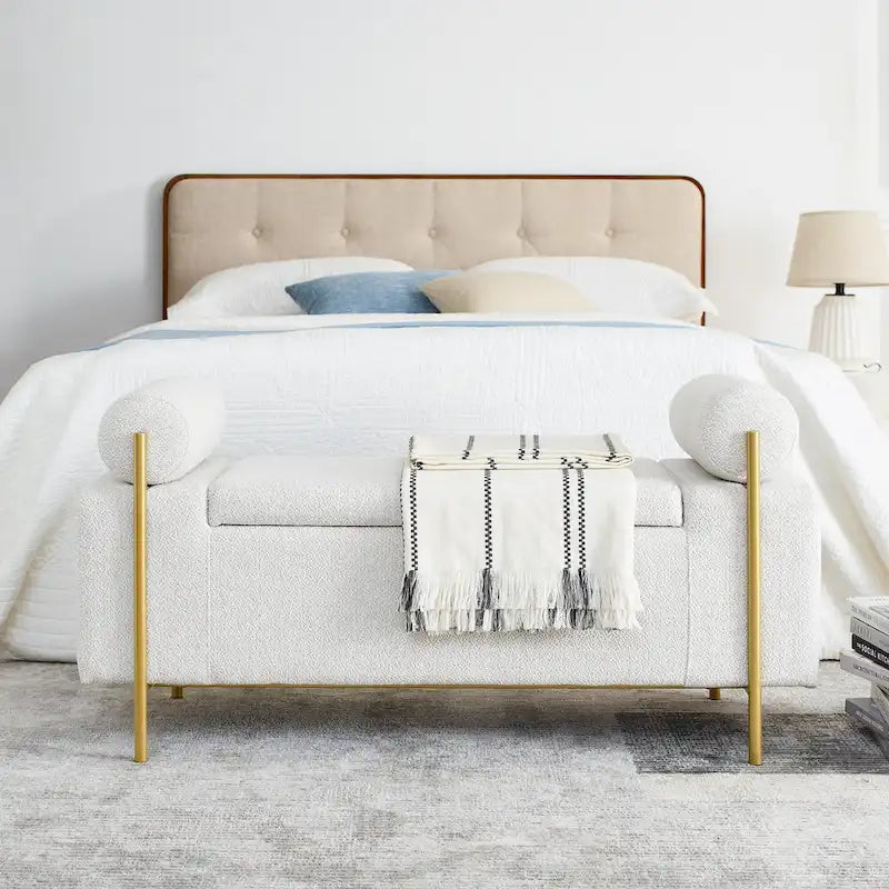 Banc de rangement capitonné en lin beige/vert avec accoudoirs cylindriques et pieds en fer - Usage unique