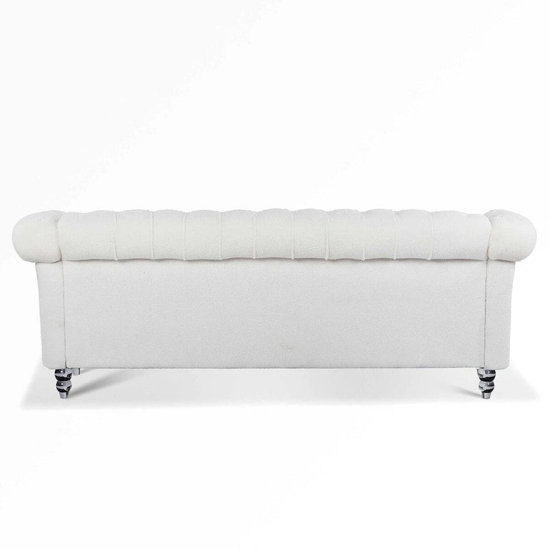 Canapé 3 places blanc de style Chesterfield avec accoudoirs roulés et clous argentés - Convient pour 3 personnes