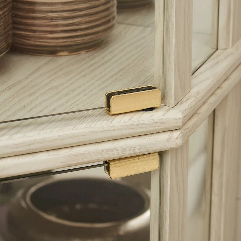 Vitrine d'angle éclairée en cerisier/chêne/blanc avec portes en verre et étagères réglables - Utilisation unique